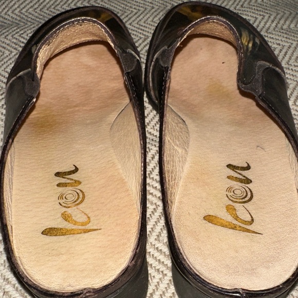 ICON “Girl With A Pearl Earring” by Vermeer. Leather shoes made in Italy. - Picture 8 of 11